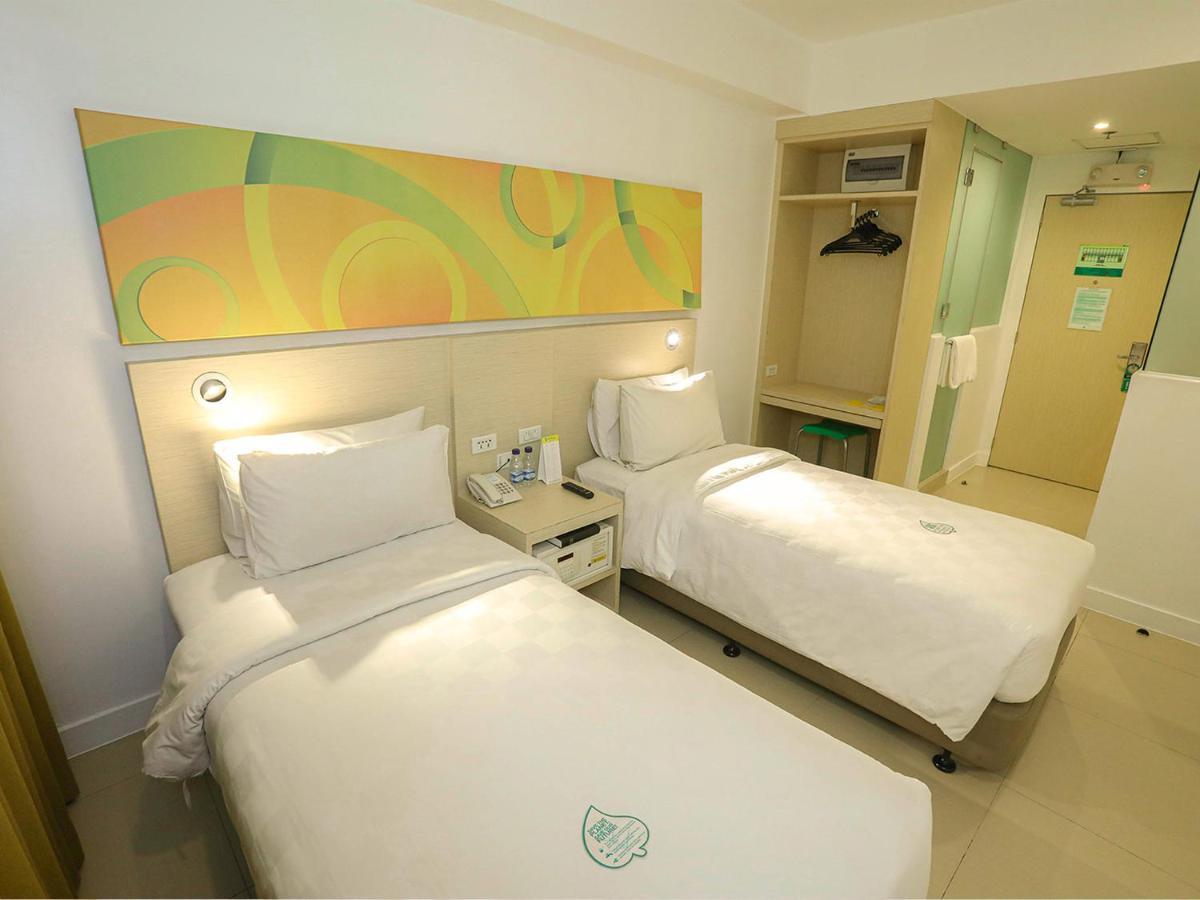 Go Hotels Manila Airport Road Paranaque City Екстер'єр фото