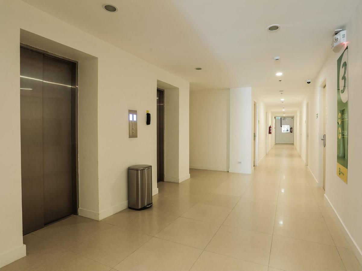 Go Hotels Manila Airport Road Paranaque City Екстер'єр фото