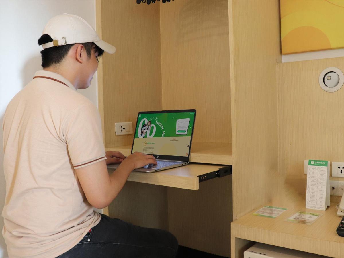 Go Hotels Manila Airport Road Paranaque City Екстер'єр фото