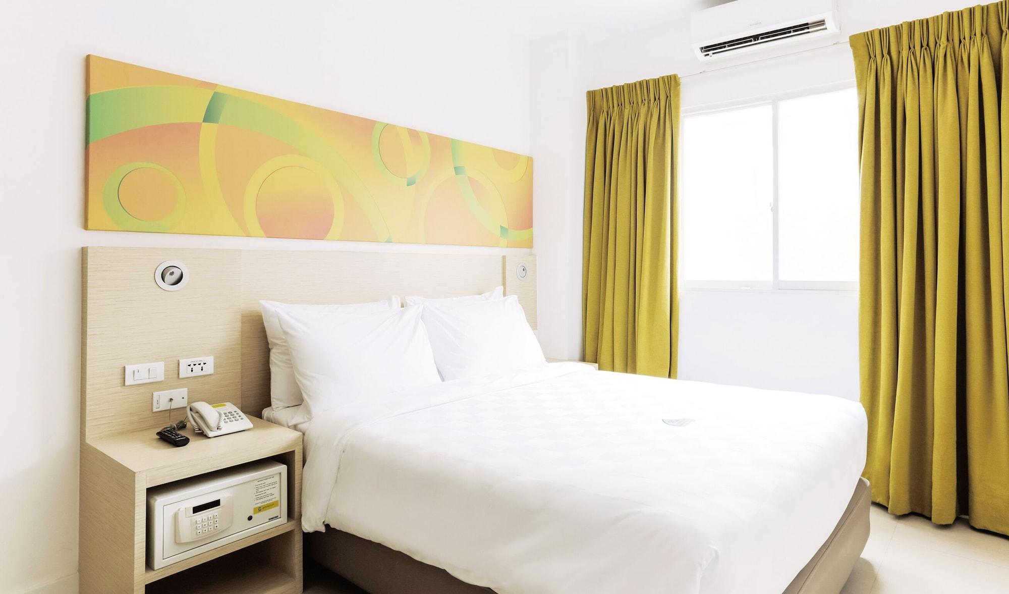 Go Hotels Manila Airport Road Paranaque City Екстер'єр фото