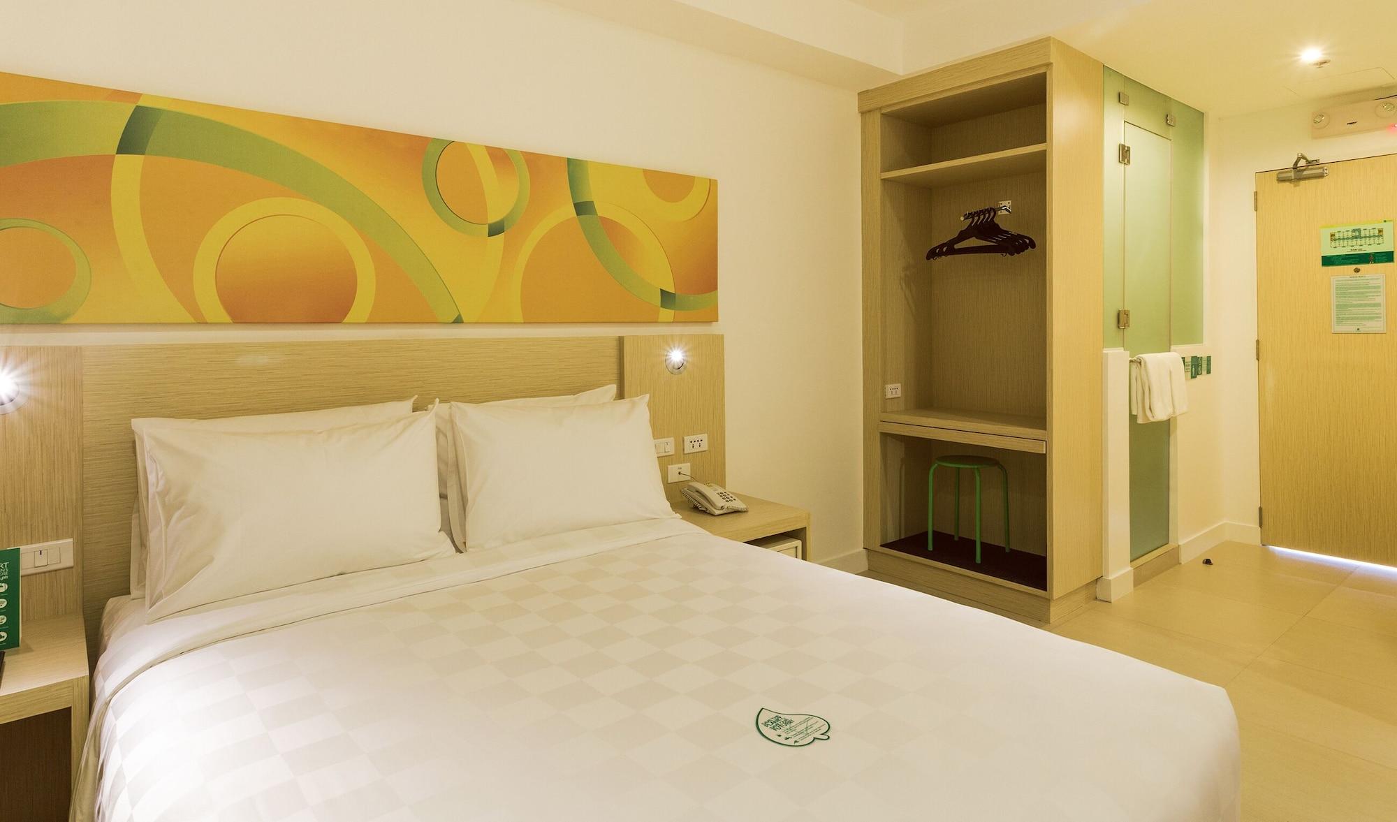 Go Hotels Manila Airport Road Paranaque City Екстер'єр фото
