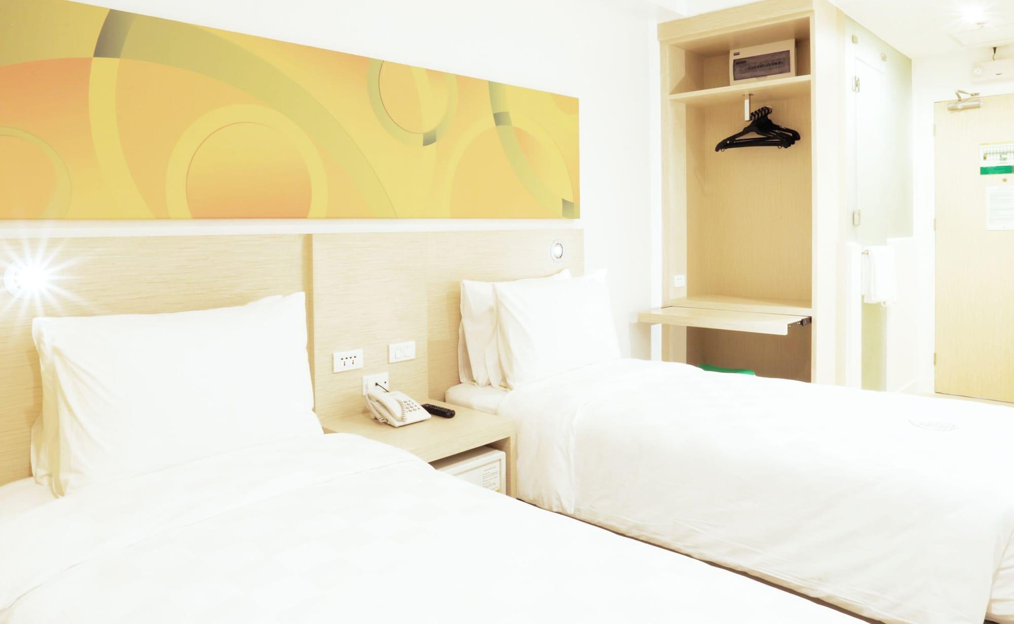 Go Hotels Manila Airport Road Paranaque City Екстер'єр фото