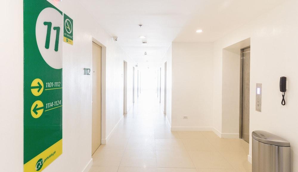 Go Hotels Manila Airport Road Paranaque City Екстер'єр фото