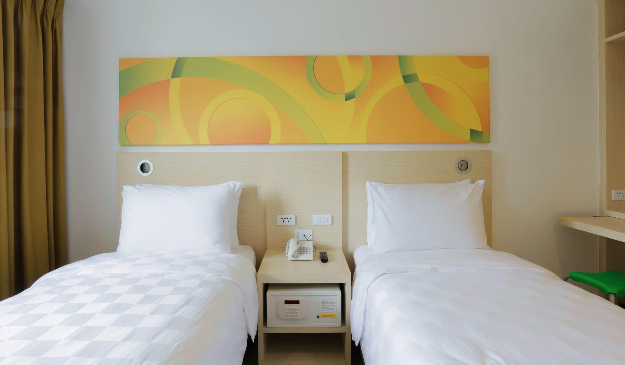 Go Hotels Manila Airport Road Paranaque City Екстер'єр фото