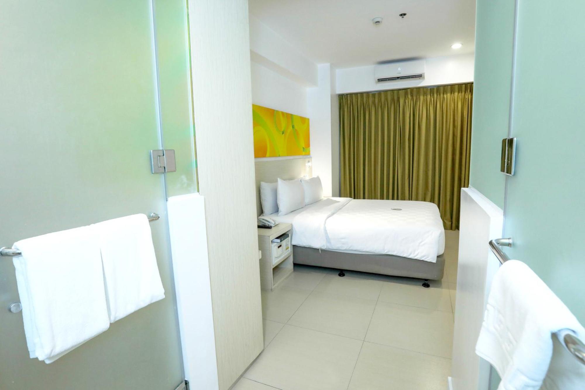 Go Hotels Manila Airport Road Paranaque City Екстер'єр фото